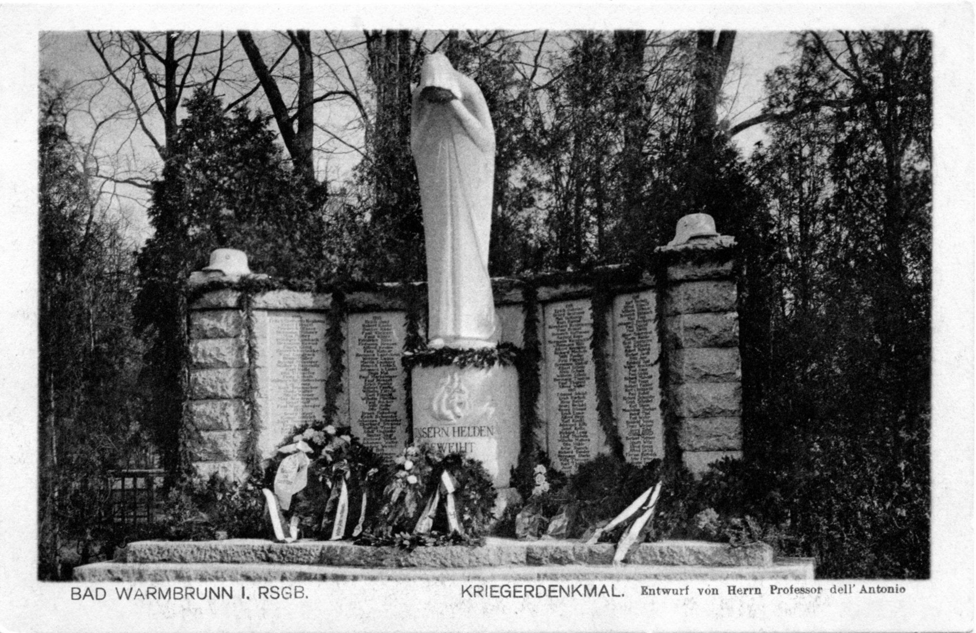 pomniki-niezwyke-dziwaczne-zapomniane-94685