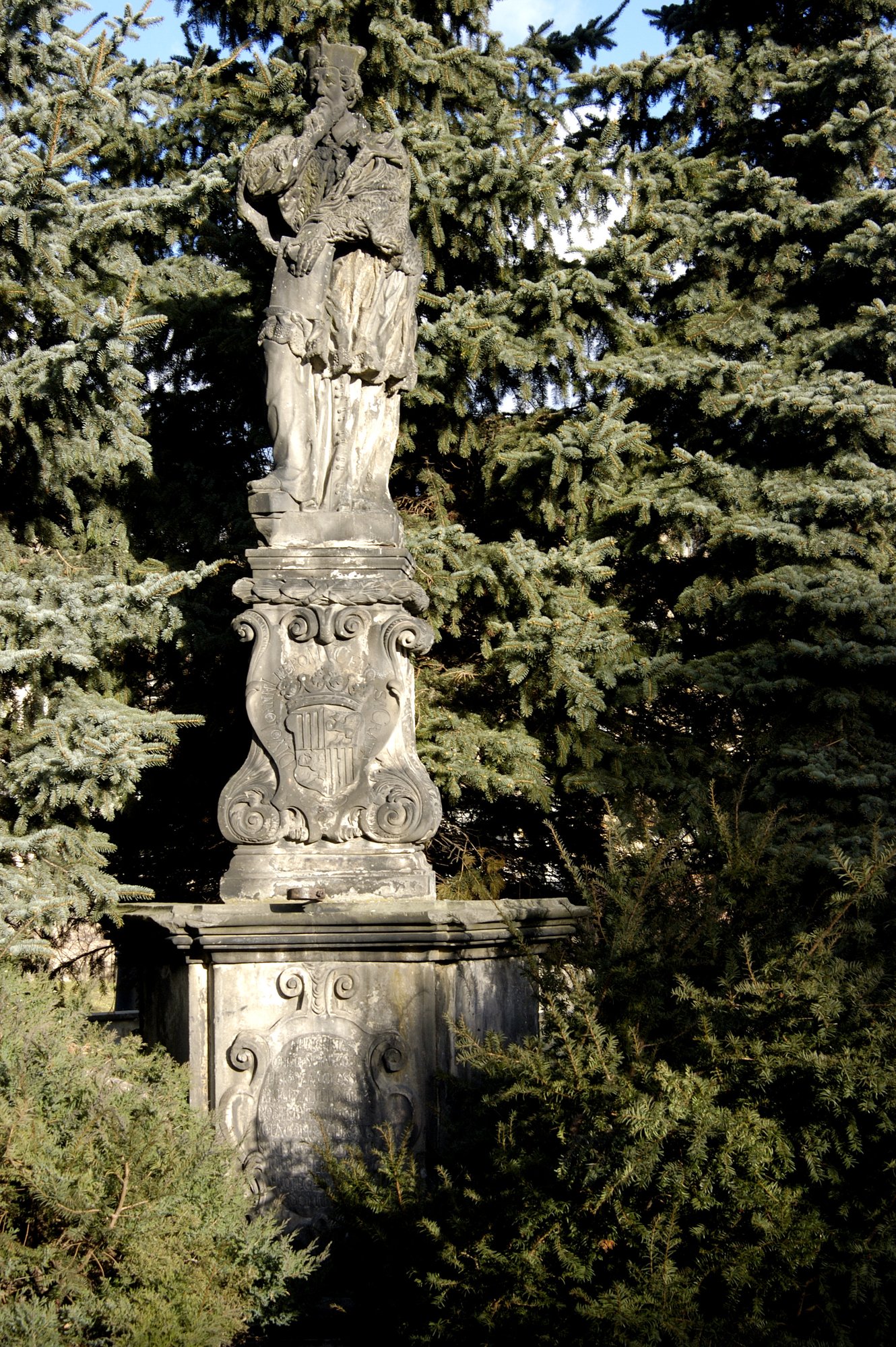 pomniki-niezwyke-dziwaczne-zapomniane-94685