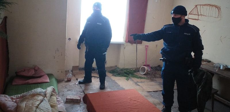 pomozmy-bezdomnym-informujmy-o-nich-policjantow-94793