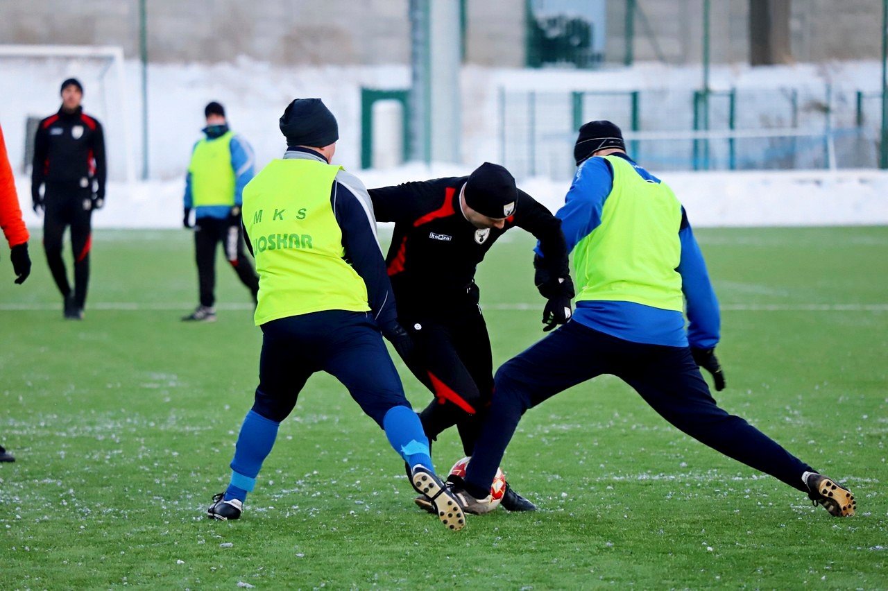 victorii-jelenia-gora-pokonaa-zespo-z-okregowki-94805