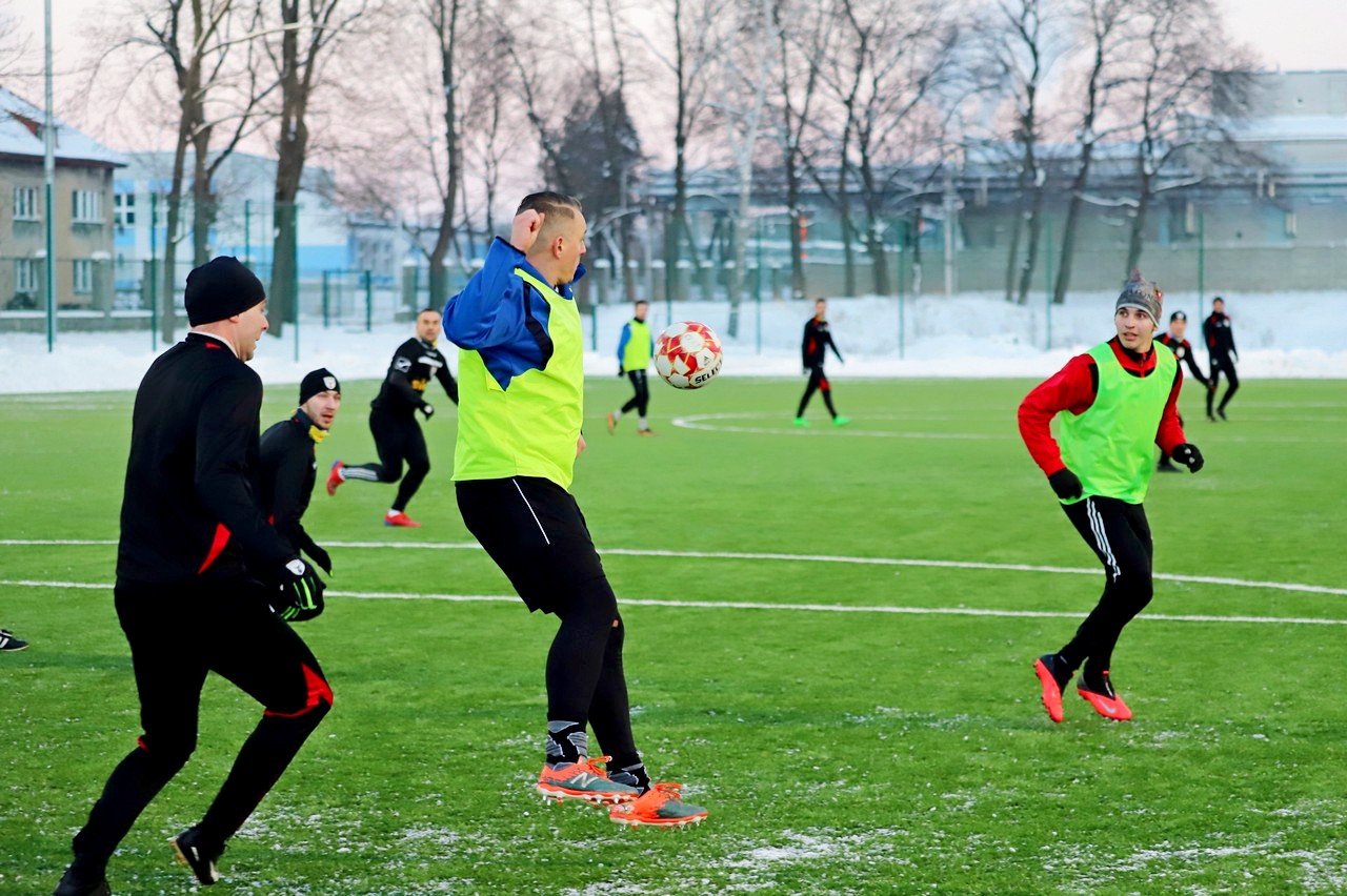 victorii-jelenia-gora-pokonaa-zespo-z-okregowki-94805