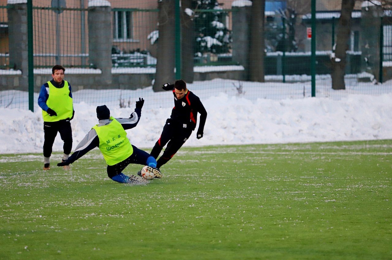 victorii-jelenia-gora-pokonaa-zespo-z-okregowki-94805