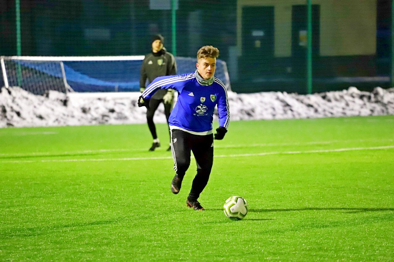 juniorzy-starsi-ograli-kolejny-zespo-seniorow-94858