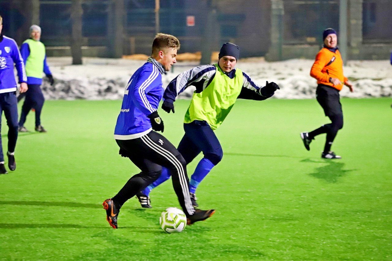 juniorzy-starsi-ograli-kolejny-zespo-seniorow-94858
