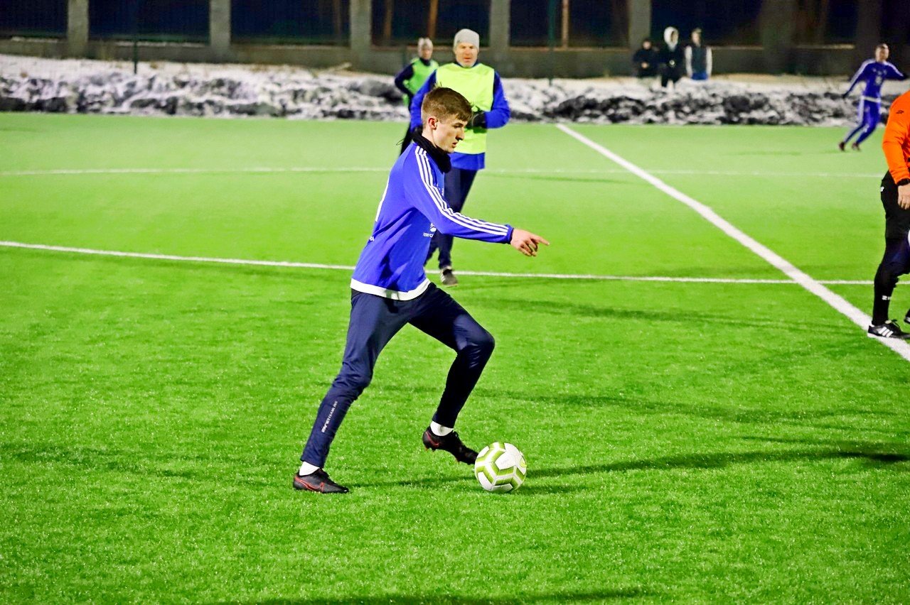 juniorzy-starsi-ograli-kolejny-zespo-seniorow-94858