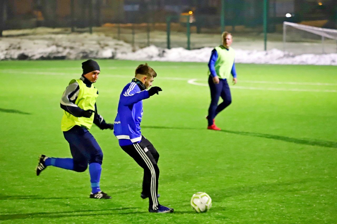 juniorzy-starsi-ograli-kolejny-zespo-seniorow-94858
