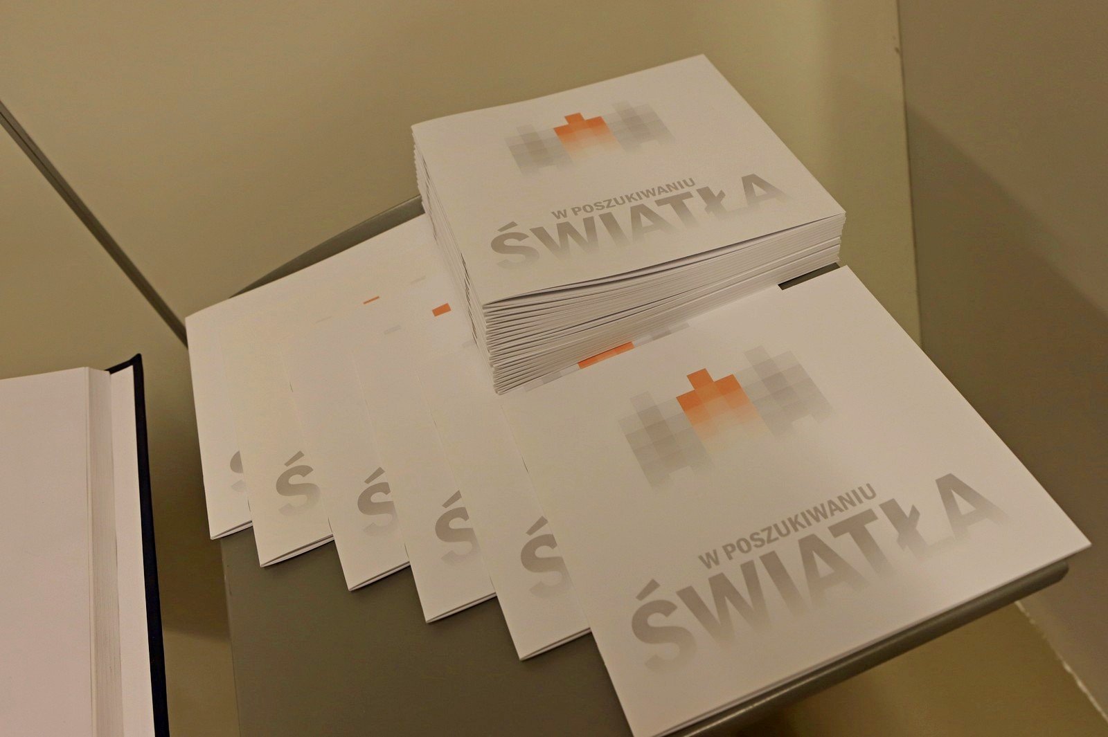 prezentuja-swiato-w-roznych-odsonach-95076