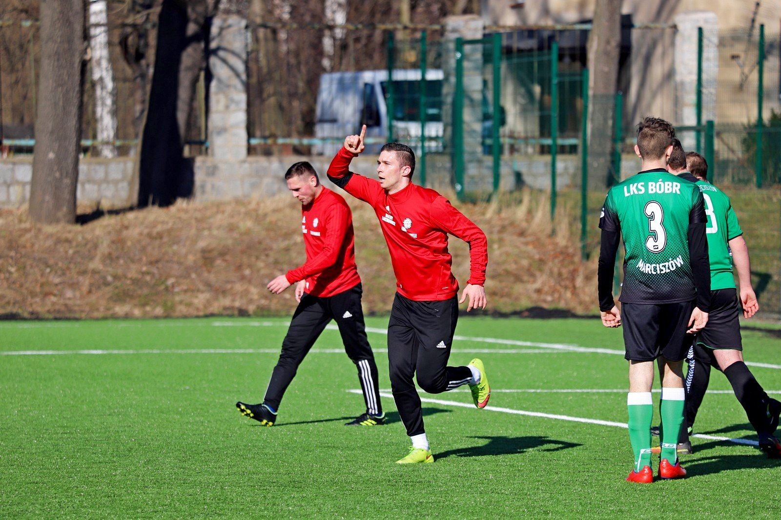 pub-gol-zmierzy-sie-z-bobrem-95086
