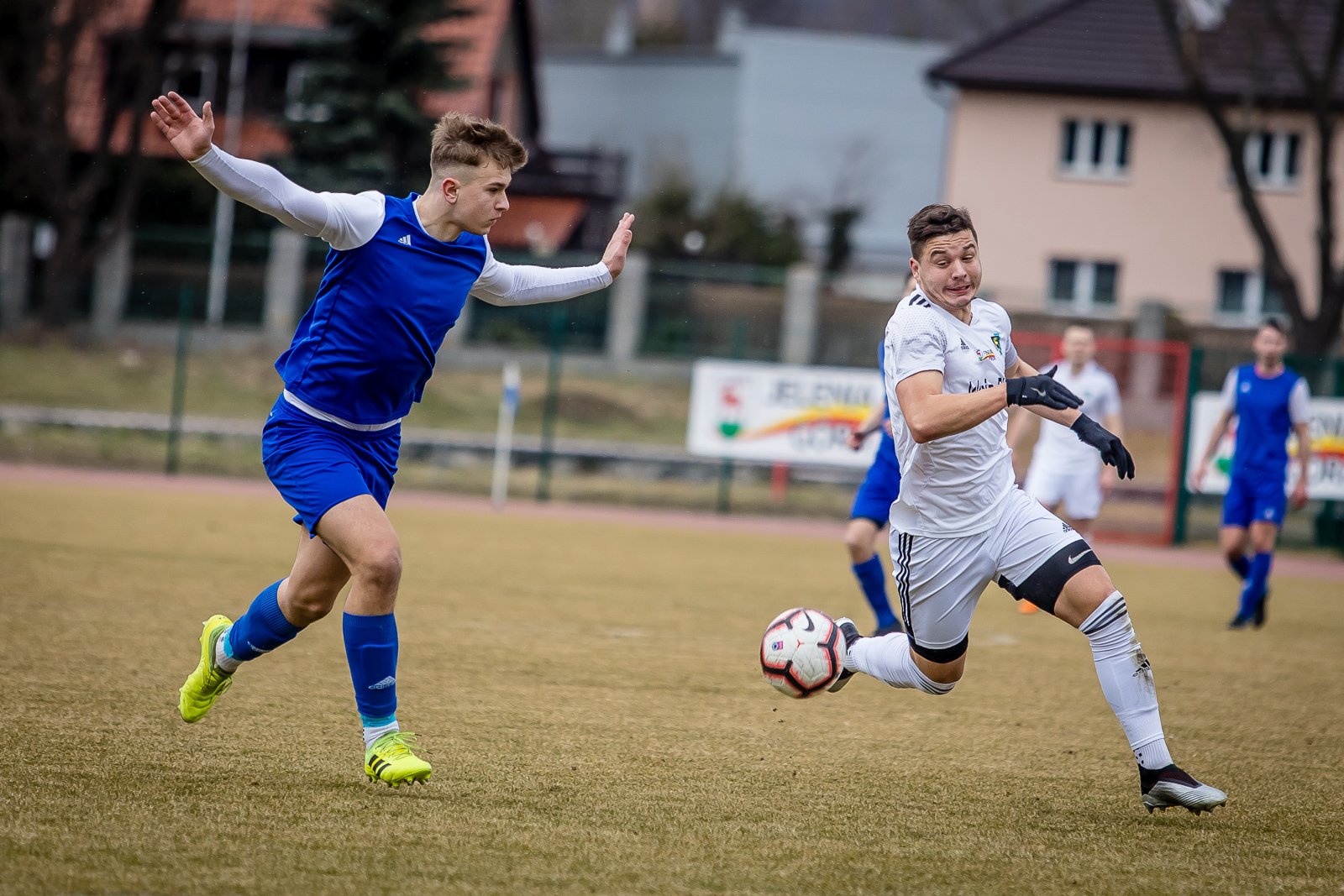 iv-liga-apis-rozbity-95330