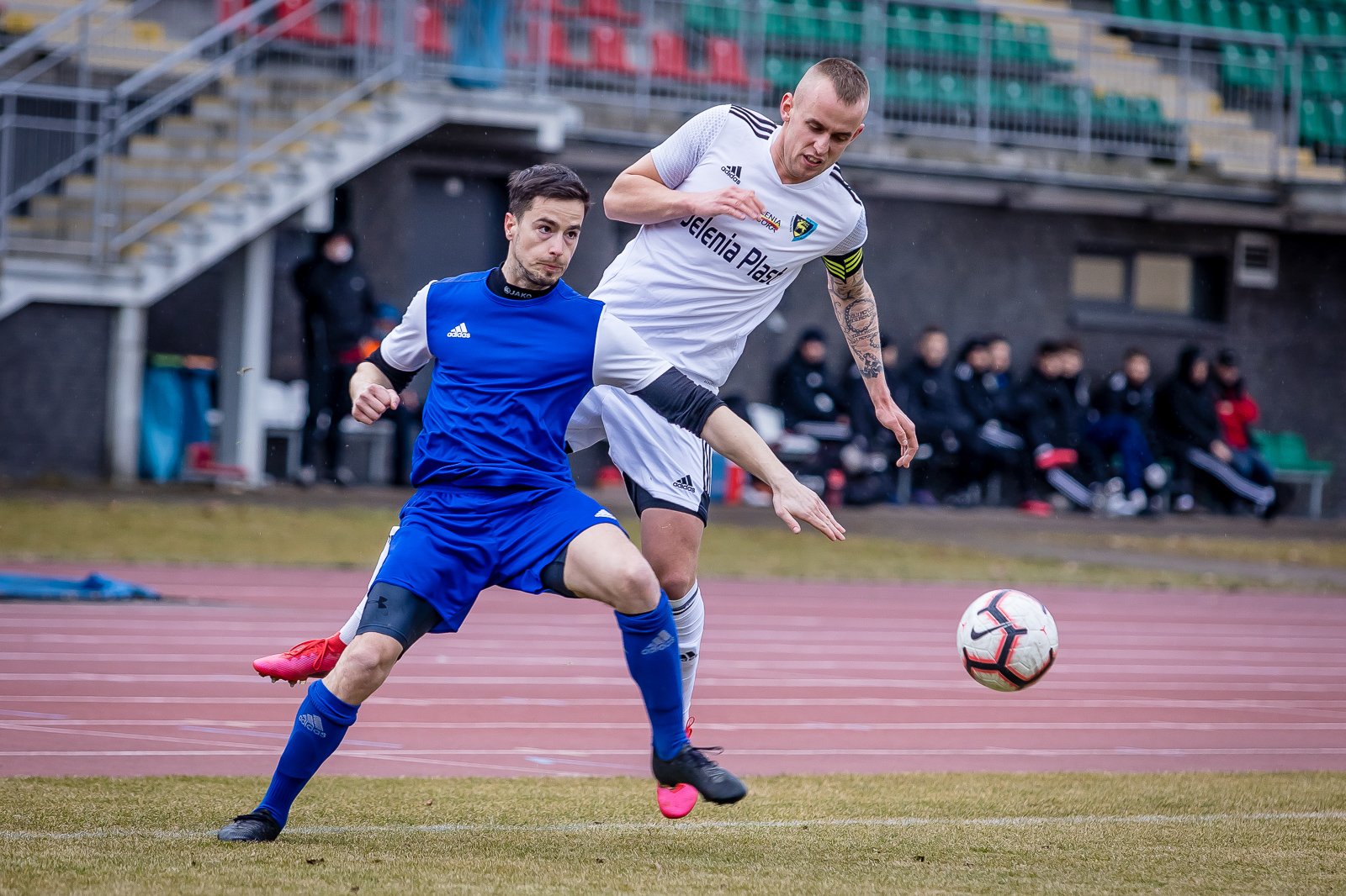 iv-liga-apis-rozbity-95330