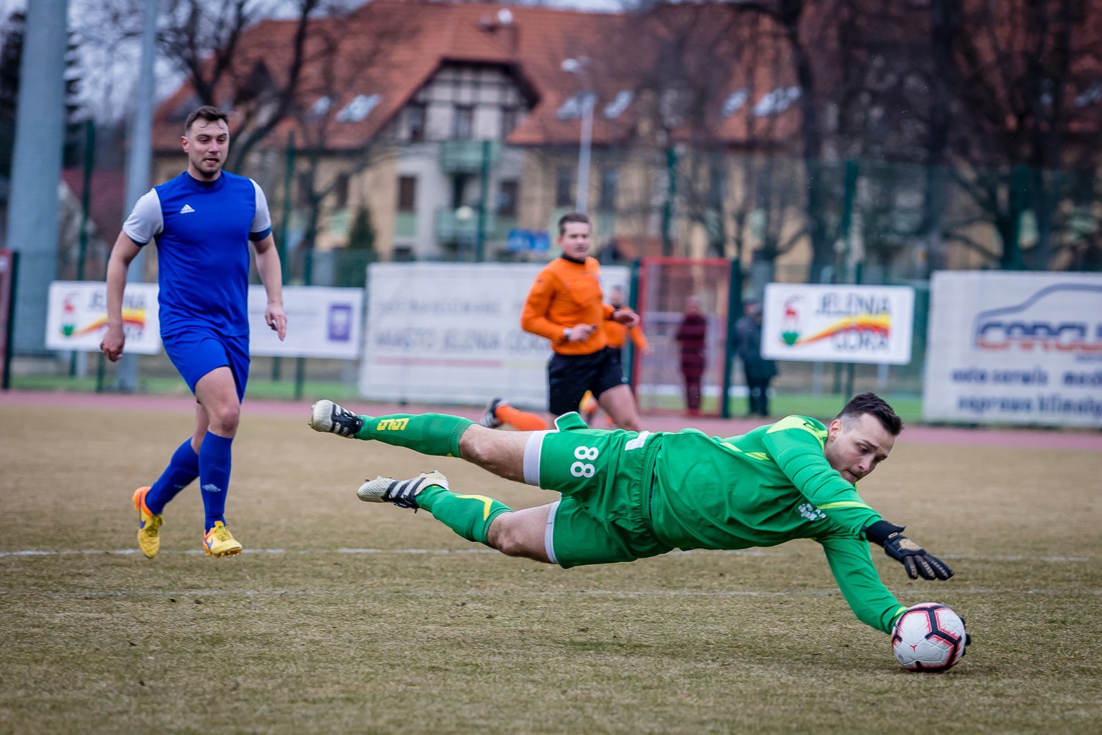 iv-liga-apis-rozbity-95330