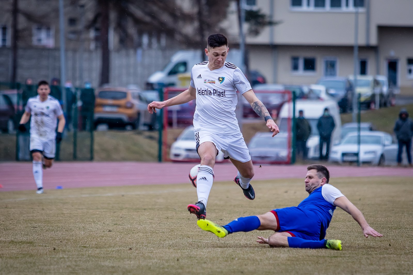 iv-liga-apis-rozbity-95330