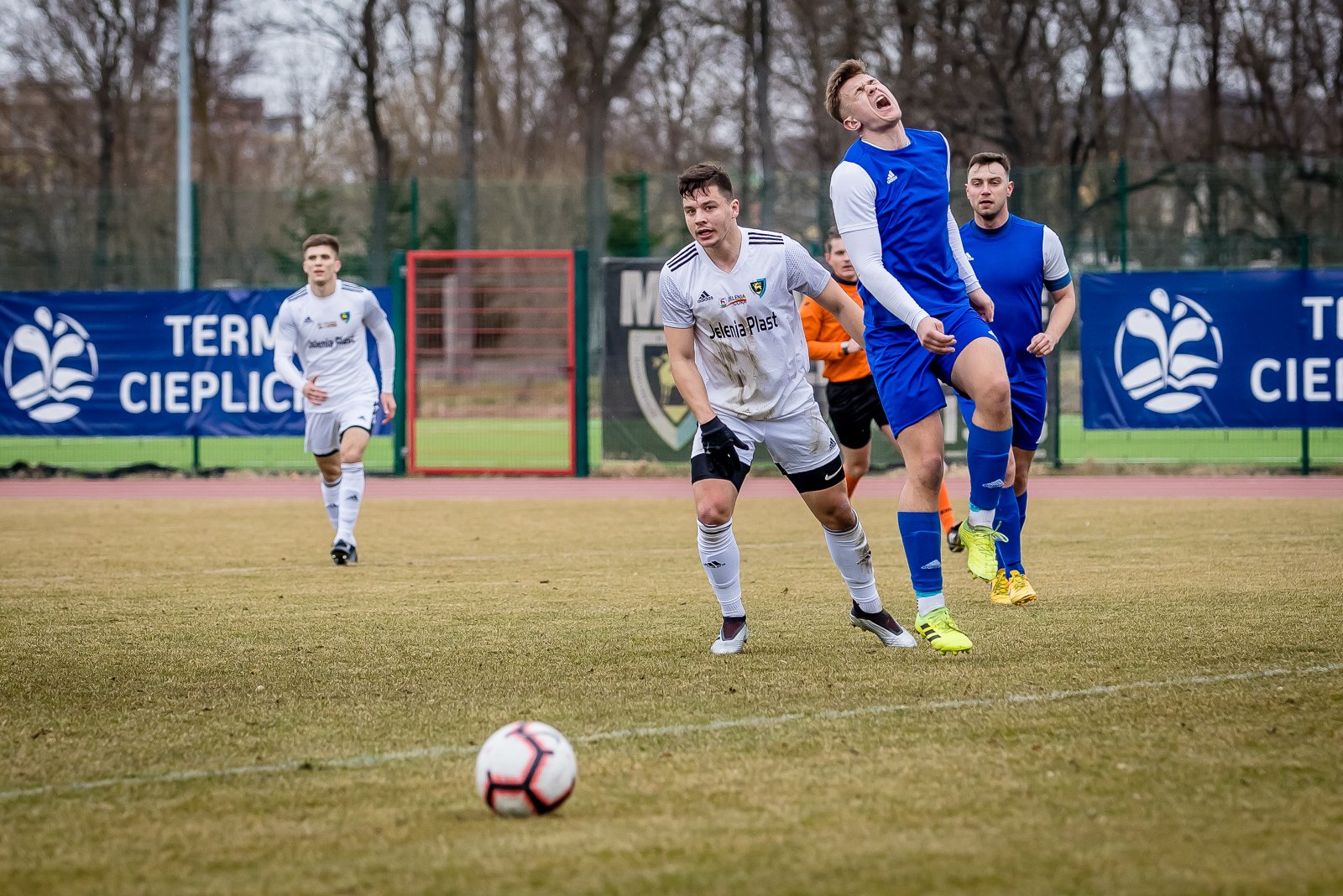 iv-liga-apis-rozbity-95330