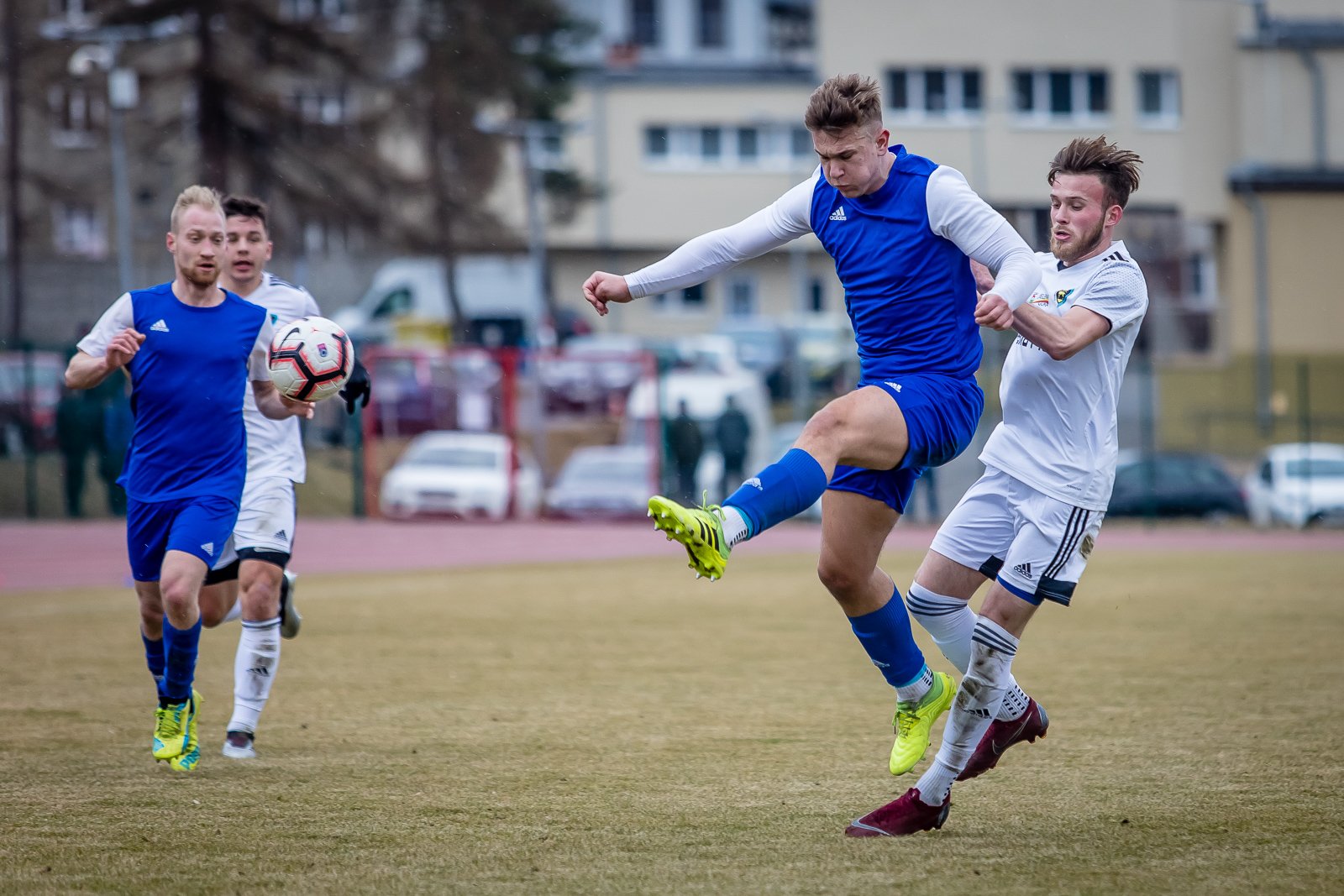 iv-liga-apis-rozbity-95330