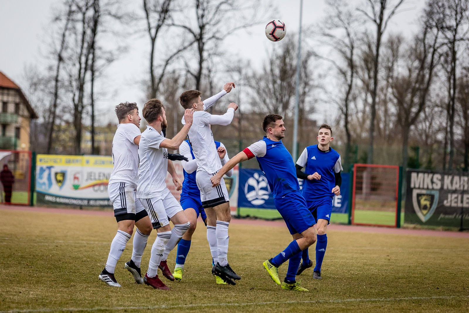 iv-liga-apis-rozbity-95330