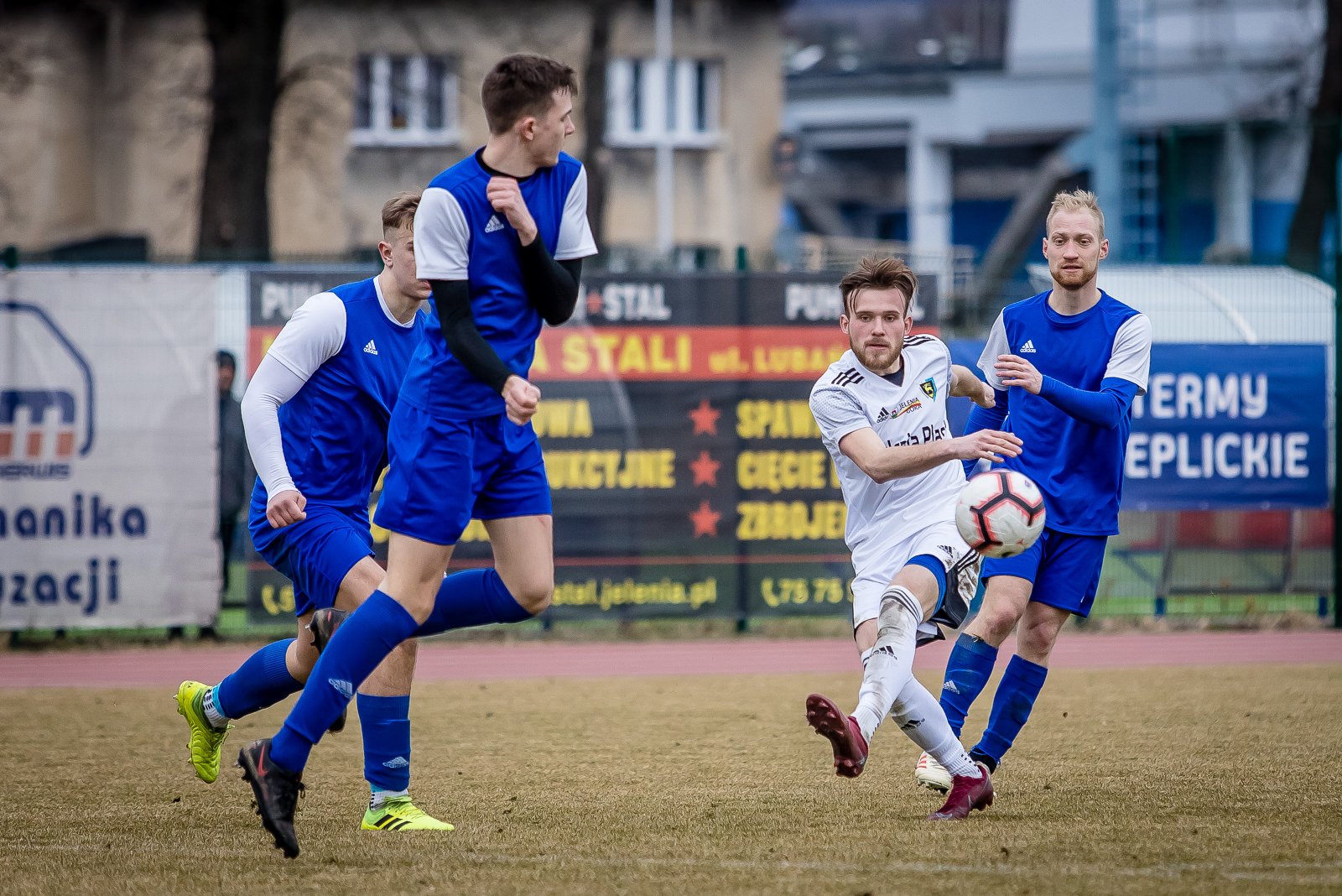 iv-liga-apis-rozbity-95330