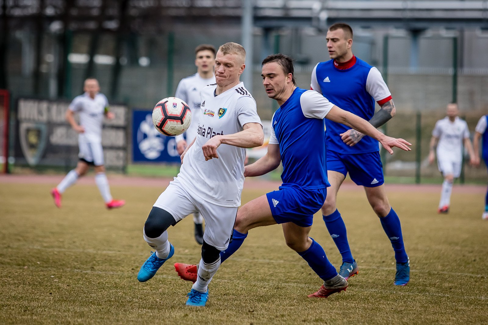 iv-liga-apis-rozbity-95330