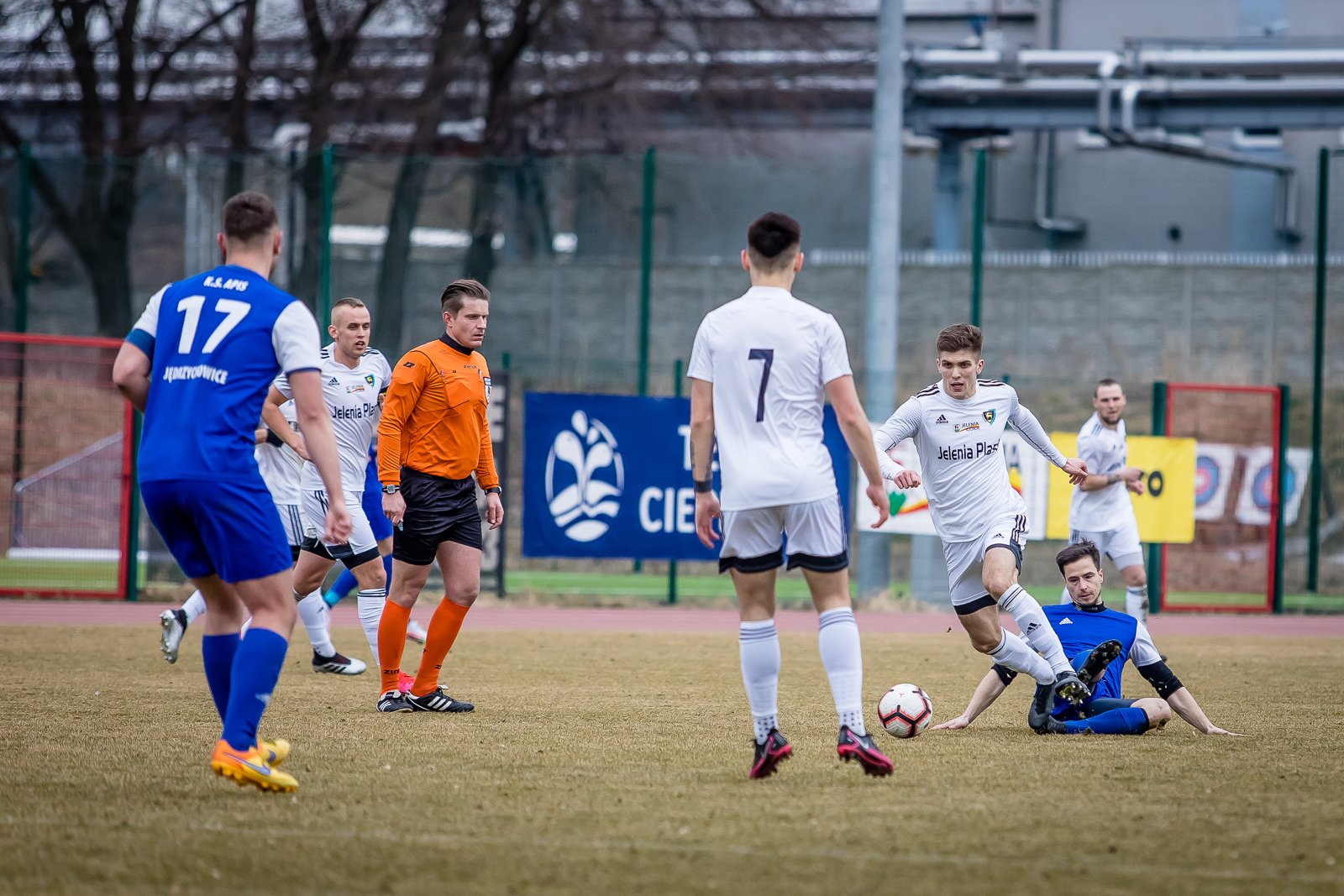 iv-liga-apis-rozbity-95330