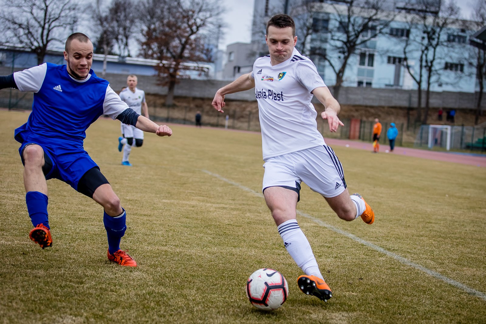 iv-liga-apis-rozbity-95330