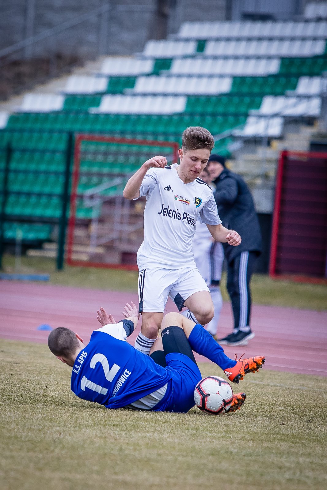 iv-liga-apis-rozbity-95330