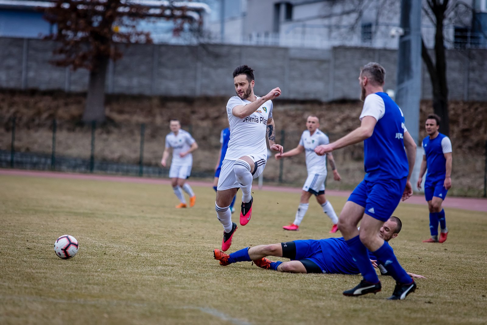 iv-liga-apis-rozbity-95330