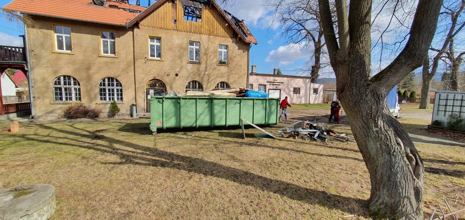 spalony-dom-w-karpnikach-uda-sie-odbudowac-95385