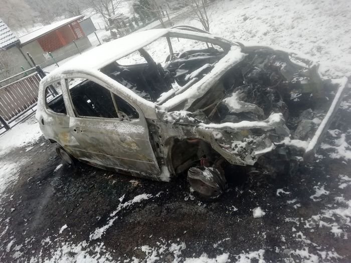 ktos-podpali-auto-95445