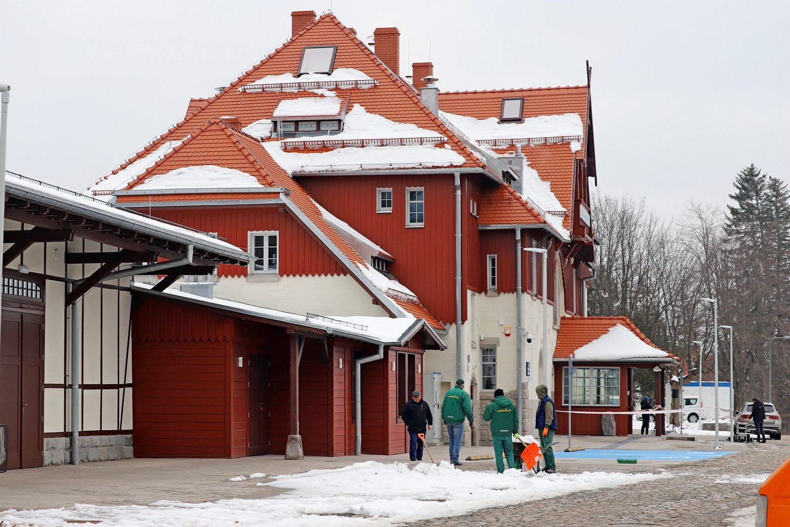 dworzec-oficjalnie-otwarty-95565