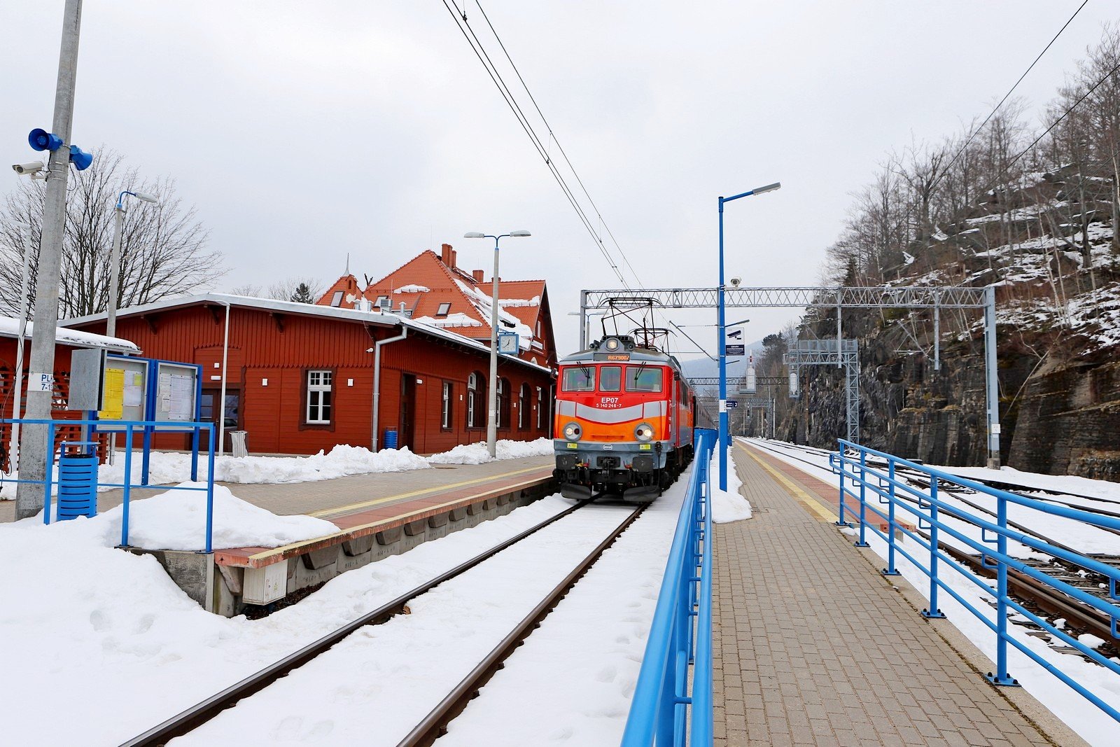 dworzec-oficjalnie-otwarty-95565