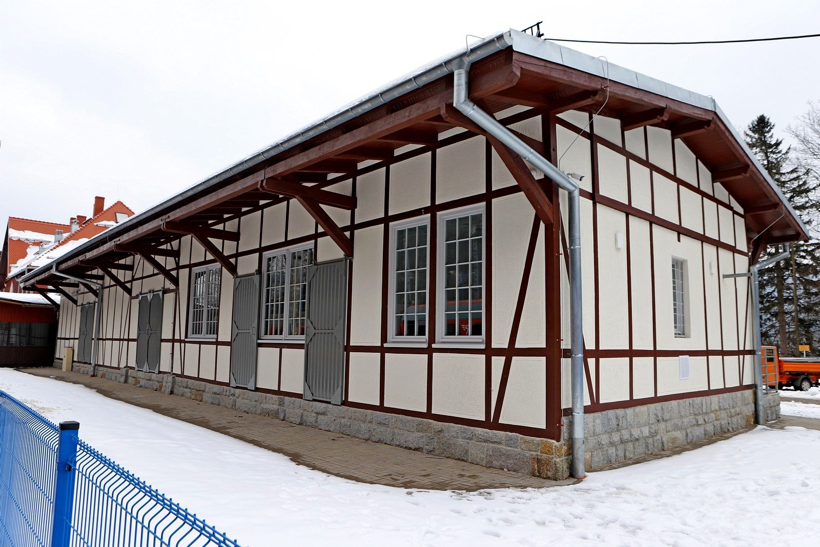 dworzec-oficjalnie-otwarty-95565