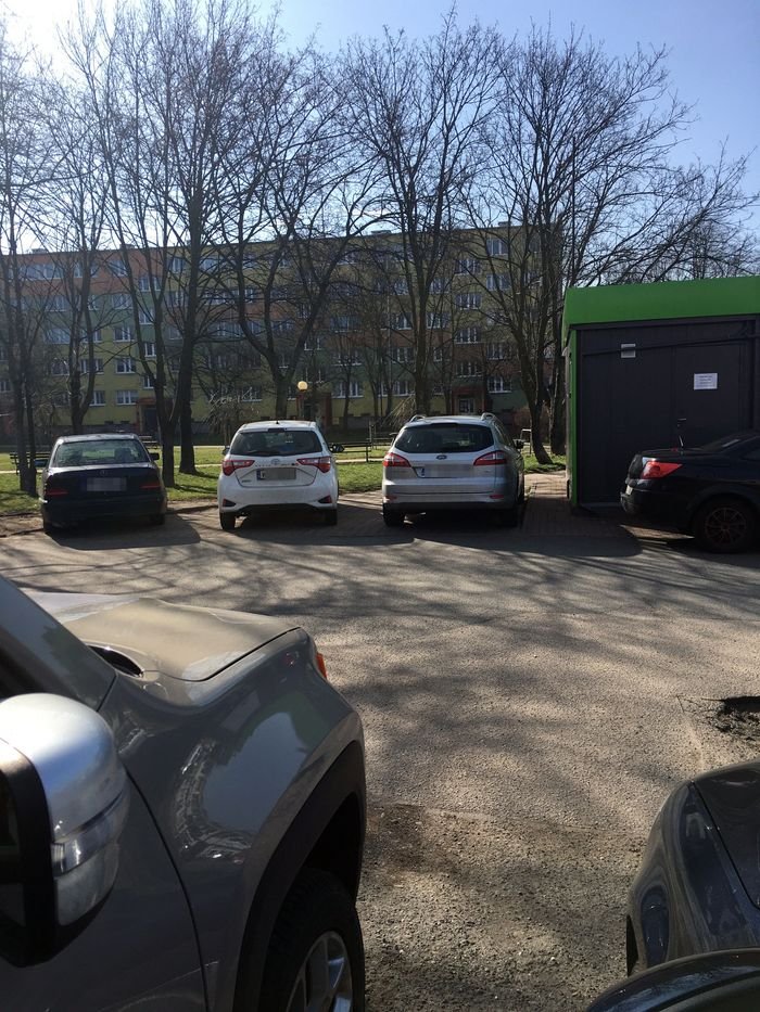 parkowanie-bez-zasad-95900