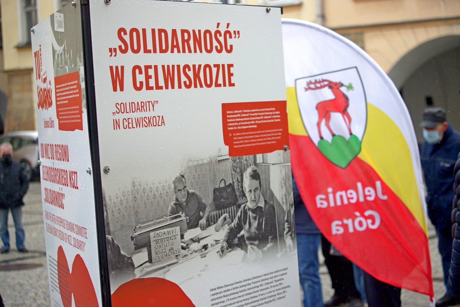 wystawa-plenerowa-ku-czci-solidarnosci-96038