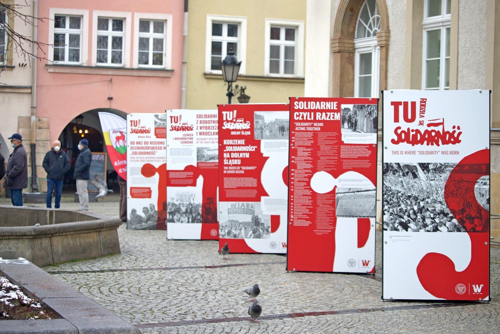 wystawa-plenerowa-ku-czci-solidarnosci-96038
