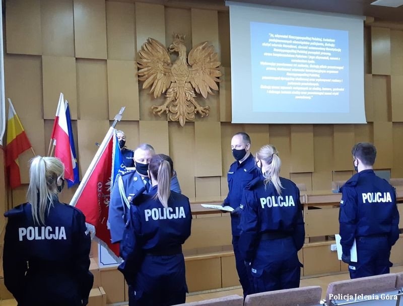 uroczyste-slubowanie-modych-policjantow-96264