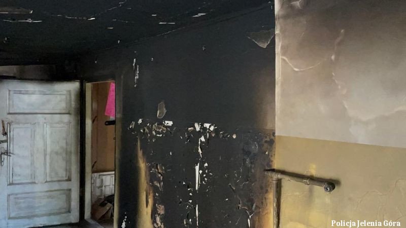 podpali-materac-na-klatce-schodowej-w-kamienicy-96379