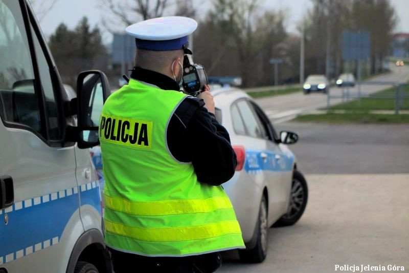 po-policyjnej-akcji-kaskadowy-pomiar-predkosci-96380