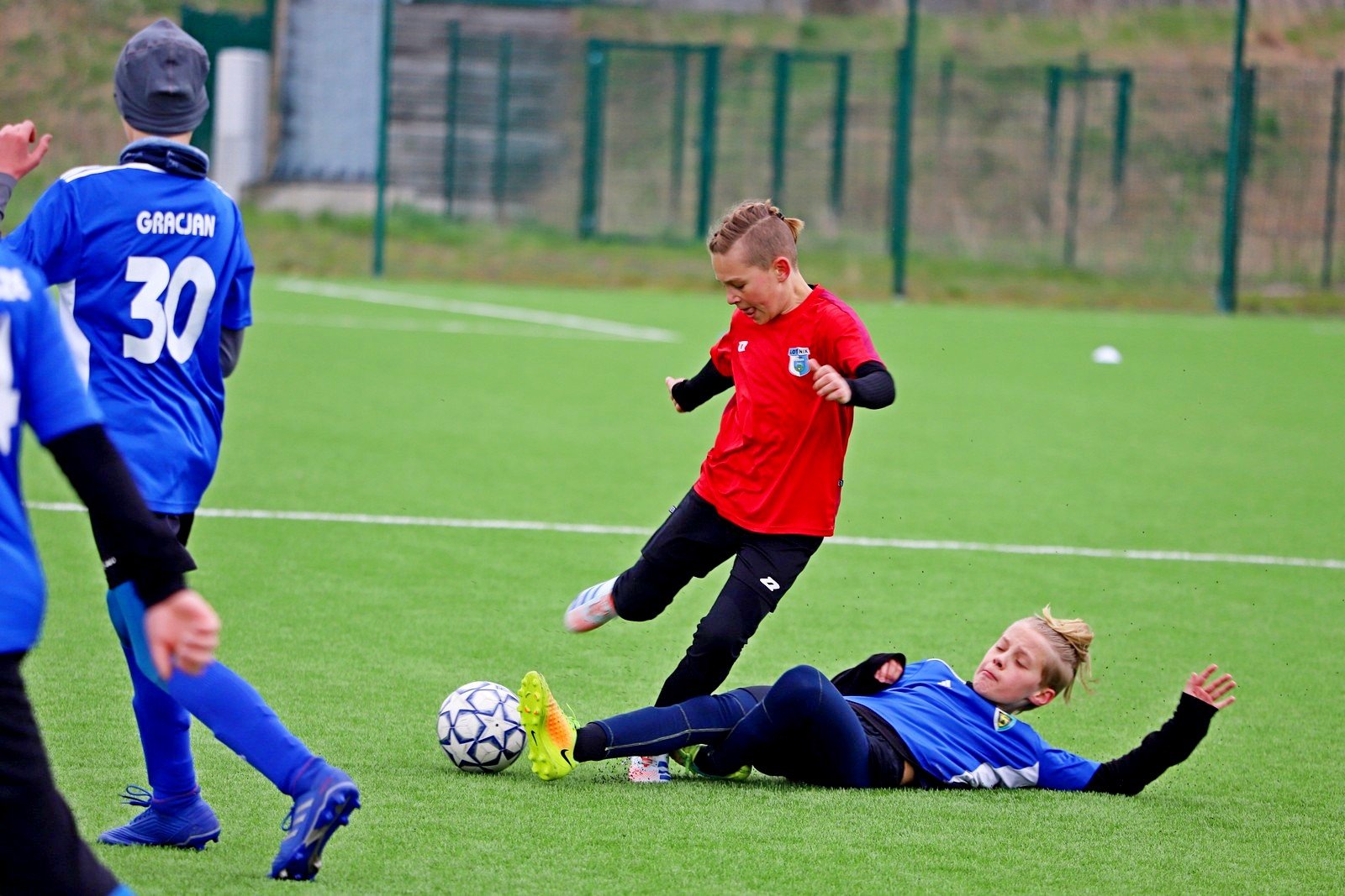 modzicy-lotnika-wygrali-przy-zotniczej-96412