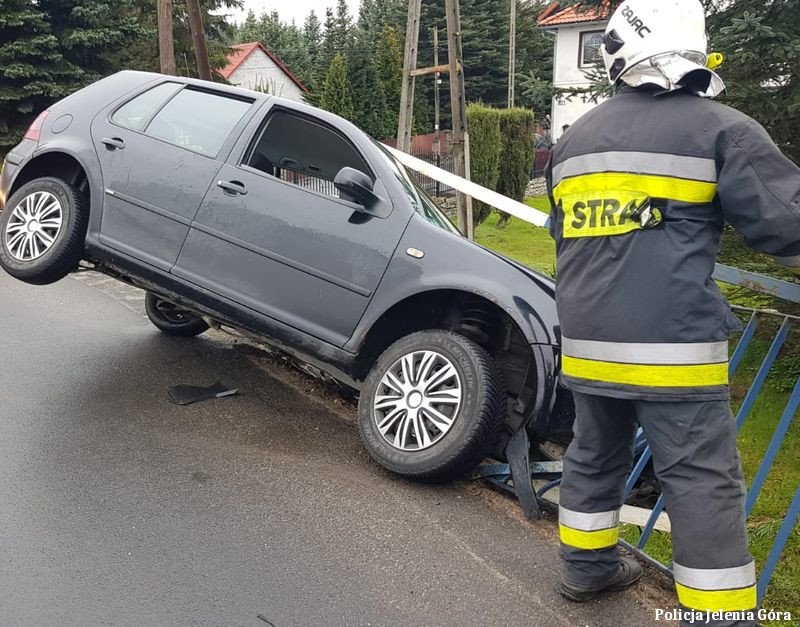 auto-zawiso-nad-rzeka-aktualizacja-96461
