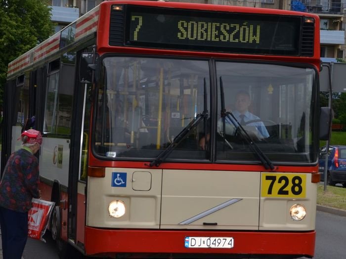 kierowca-miejskiego-autobusu-to-nie-policjant-96472