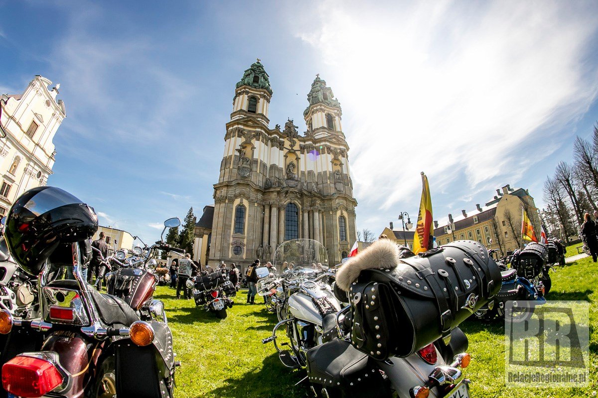 zjechay-motocykle-96515