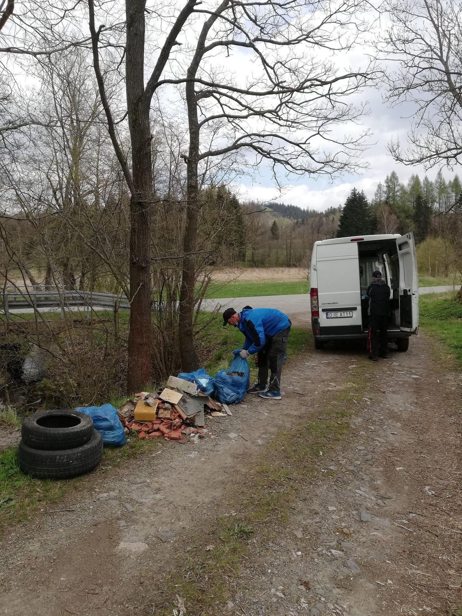 zebrali-kilka-ton-smieci-96528