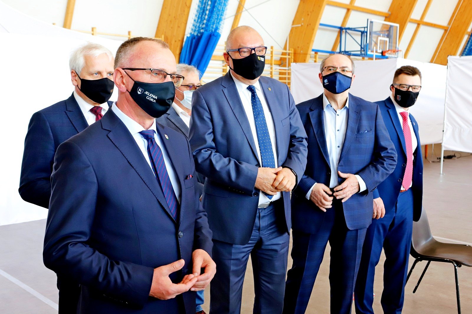 oficjele-otworzyli-czas-na-szczepienia-96539