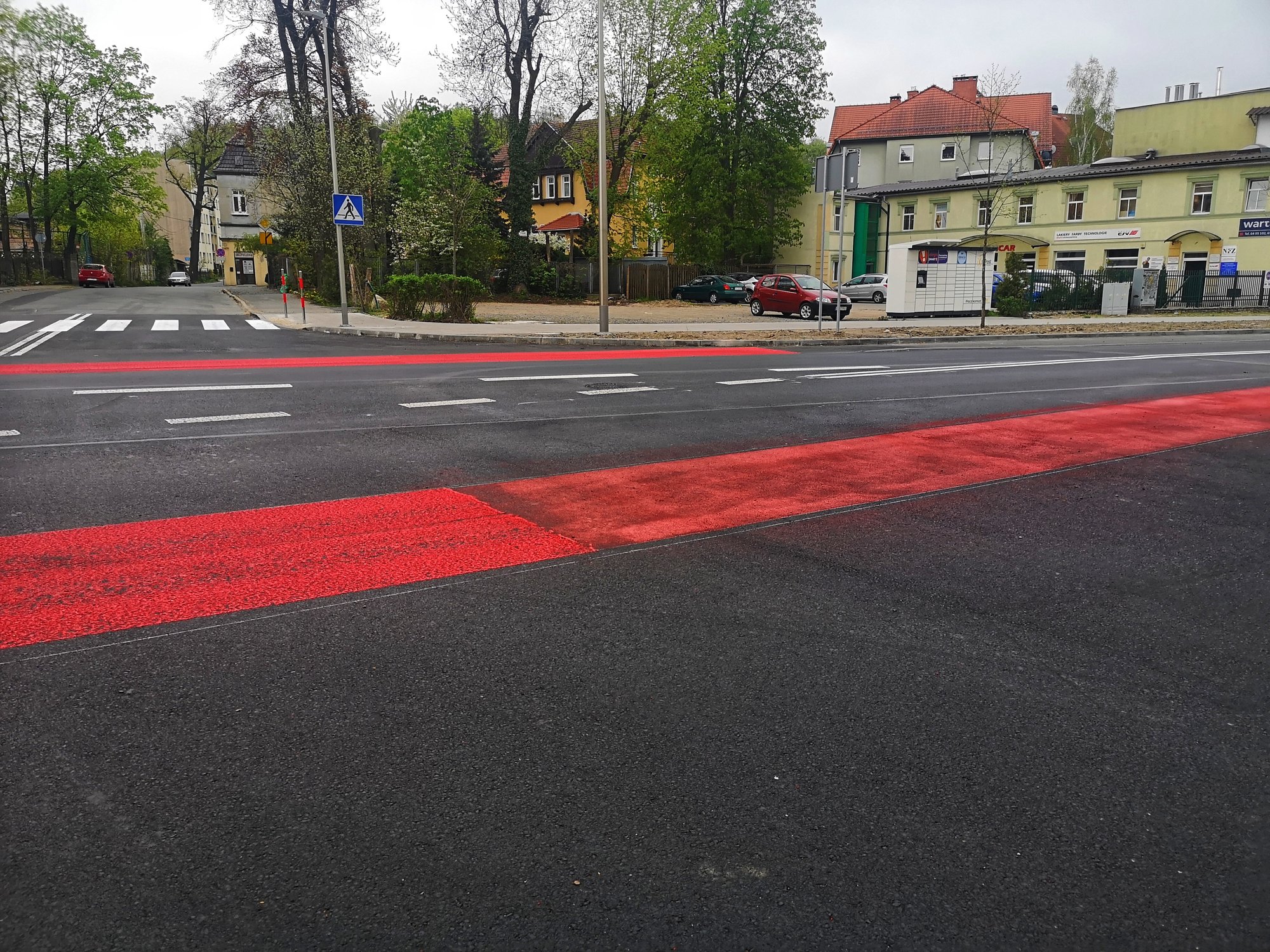Śluza rowerowa do pewnego momentu grubowarstwowa, a dalej już cienko...