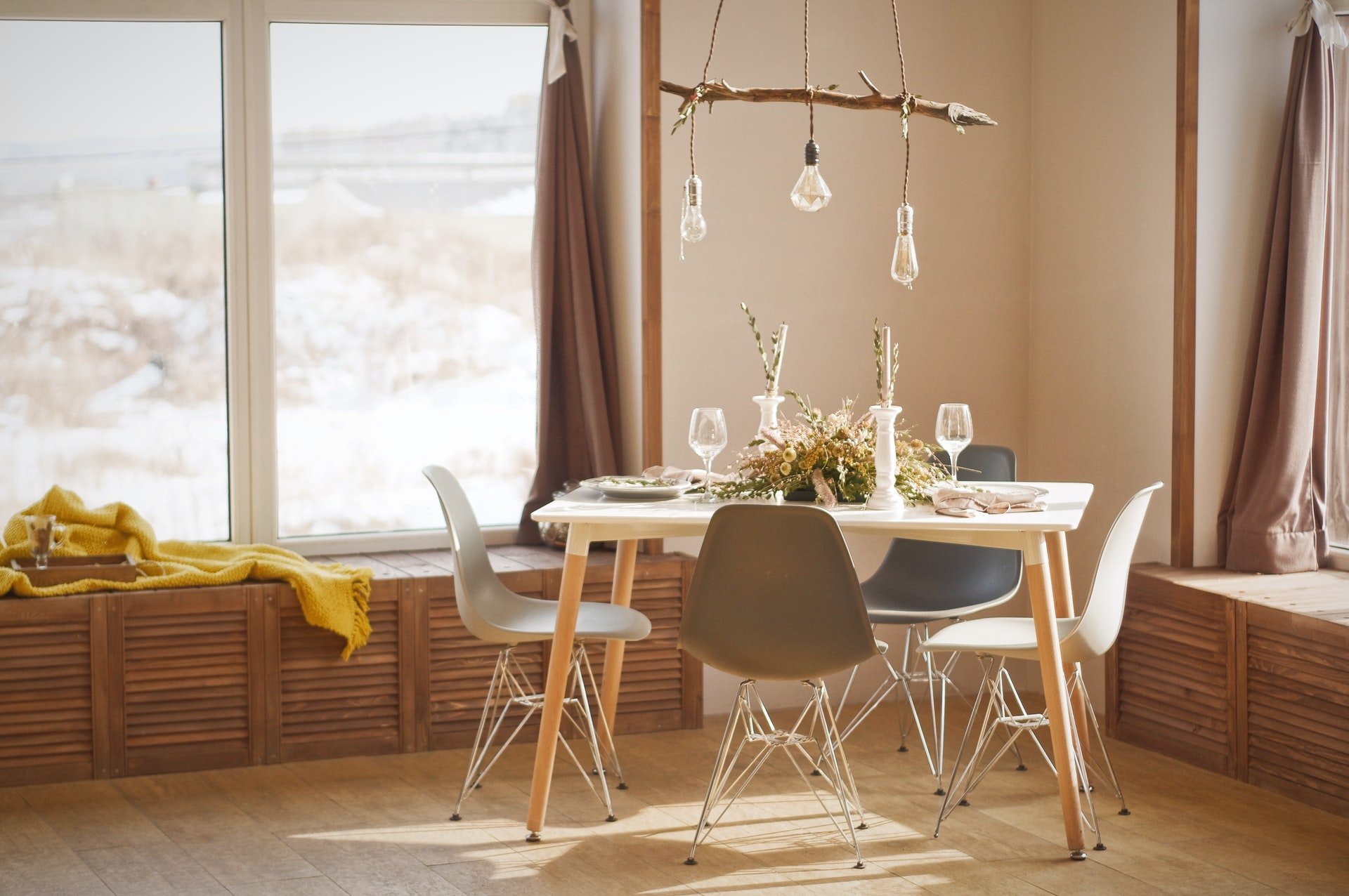 stylowe-krzesa-tapicerowane-jakie-wybrac-do-jadalni-i-salonu-96690