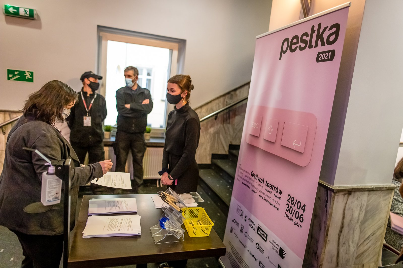 premiera-staartu-rozkreca-pestke-97013
