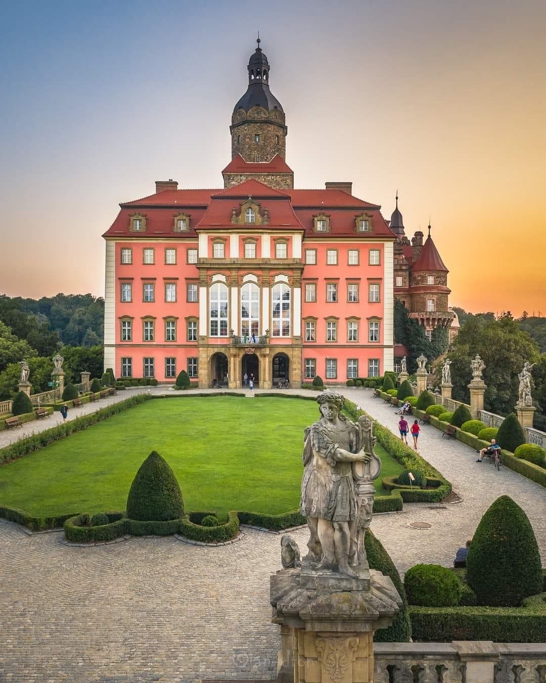 zamek-ksiaz-w-kwiatach-97020