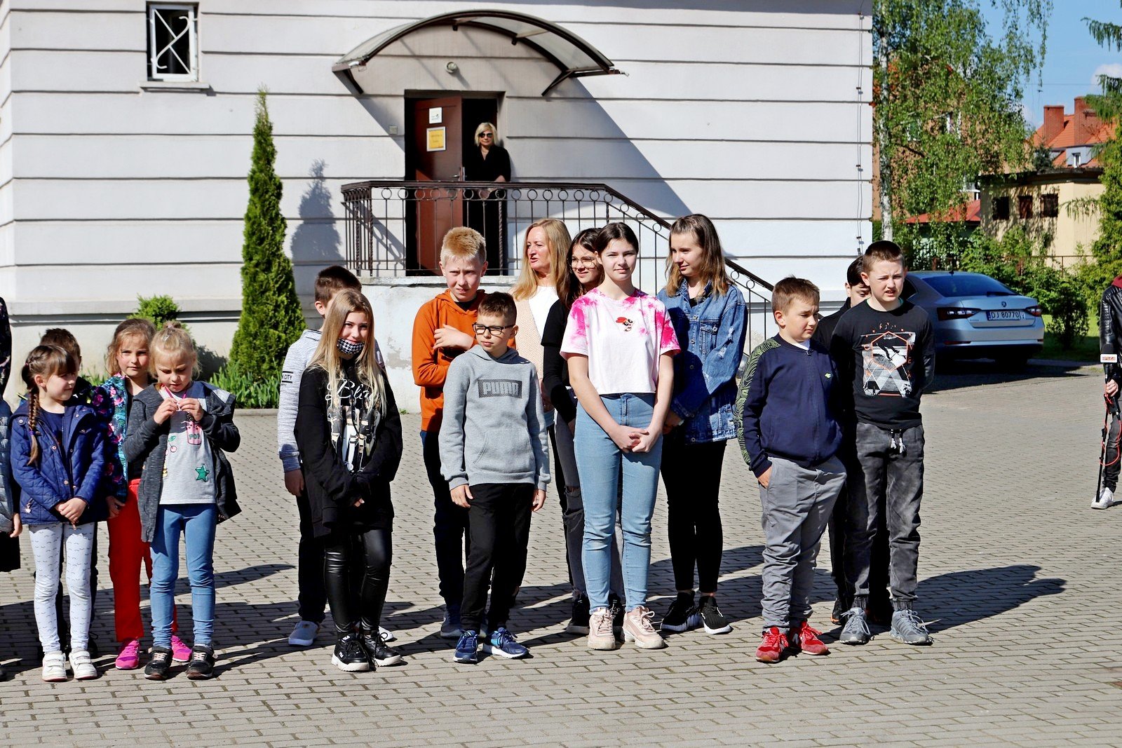 wstega-przecieta-dzieci-moga-sie-bawic-97040