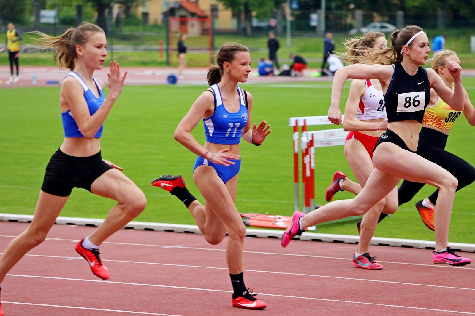 lekkoatletyczne-zmagania-przy-zotniczej-97074
