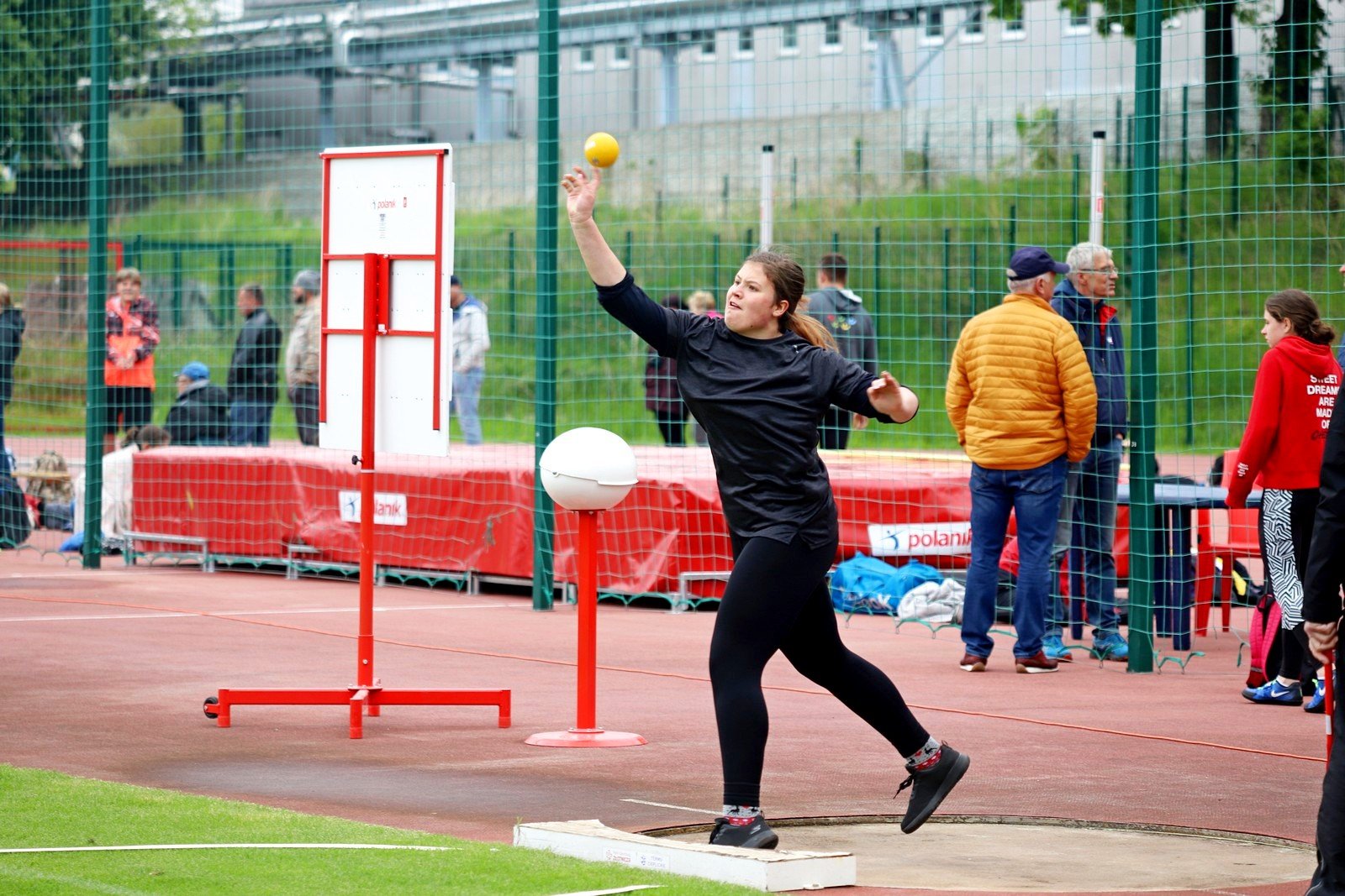 lekkoatletyczne-zmagania-przy-zotniczej-97074