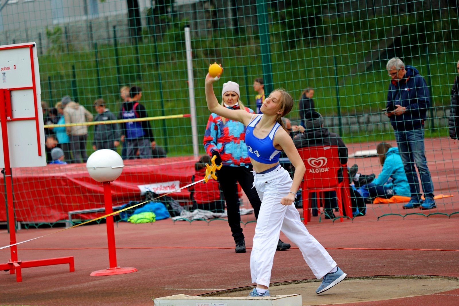 lekkoatletyczne-zmagania-przy-zotniczej-97074